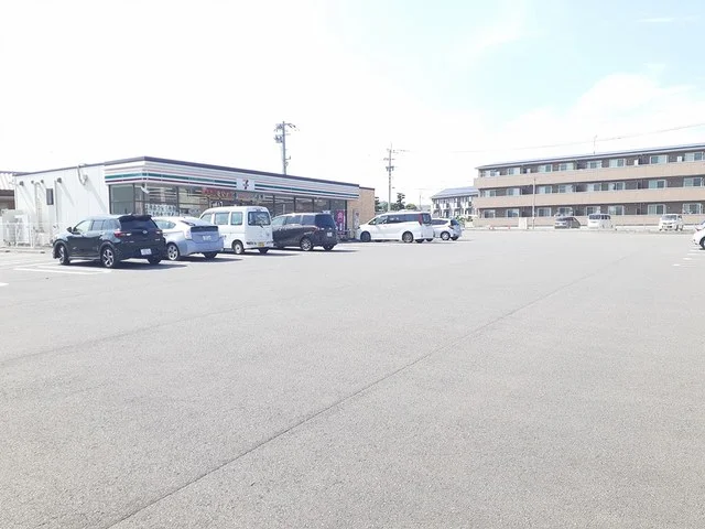 セブンイレブン大村池田2丁目店まで528m