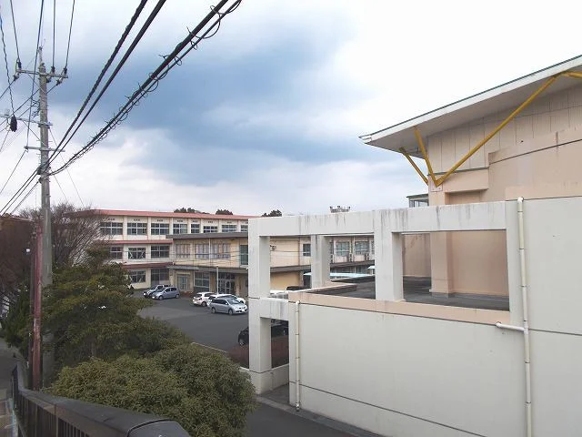 土々呂小学校まで1700m