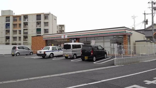 セブンイレブンまで400m
