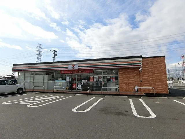 セブンイレブン 本巣政田店まで300m
