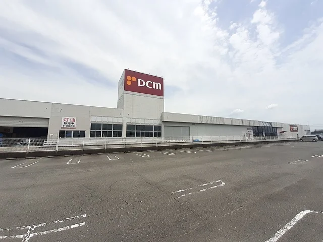 DCM真正店まで450m