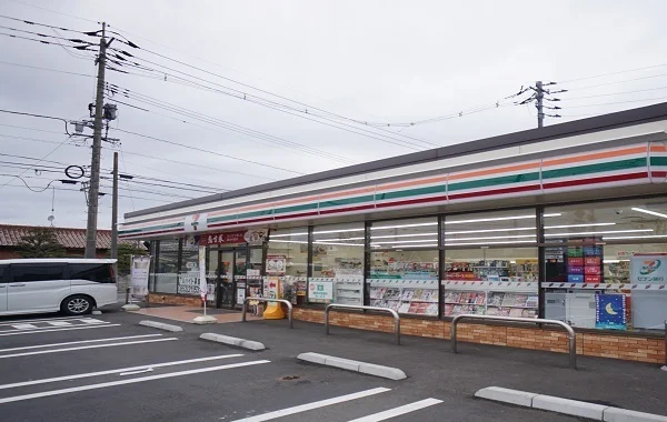 セブンイレブン出雲上塩冶町店まで700m
