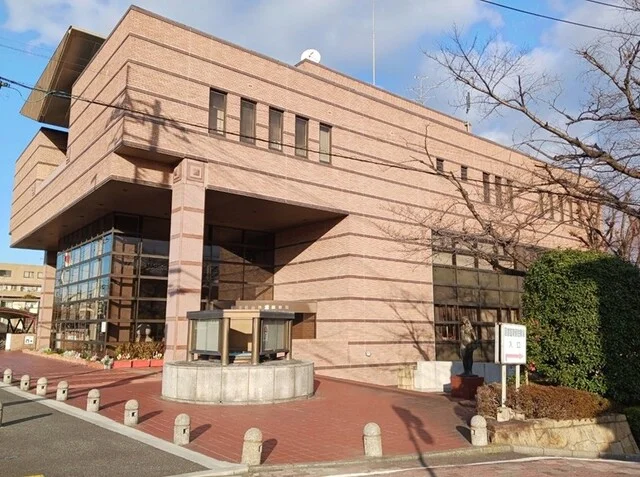東松山市立図書館まで450m