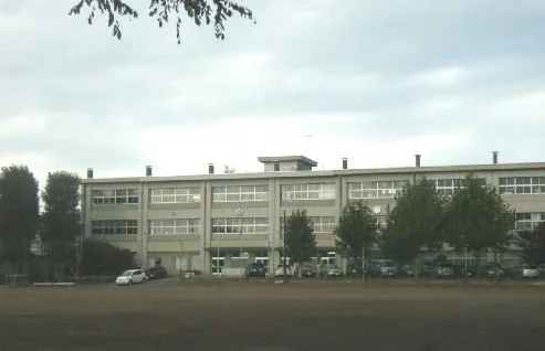 白銀中学校まで750m