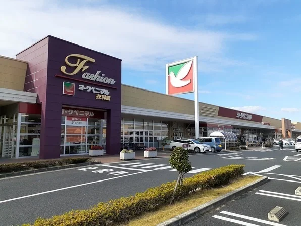 ヨークベニマル天童老野森店まで400m