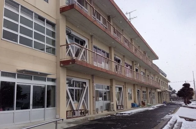 福島市立湯野小学校まで160m