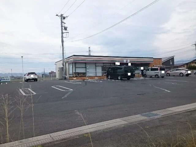 セブンイレブン浜川町店まで1100m