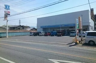 ローソン甲府城東三丁目店まで500m