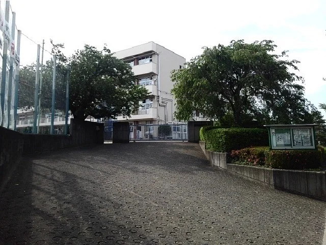 山崎中学校まで1000m