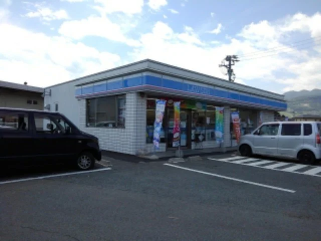 ローソン更埴埴生店まで750m