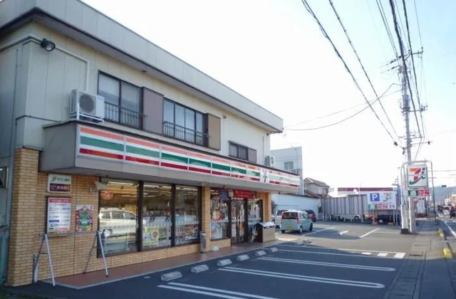 セブンイレブン大仁店まで550m
