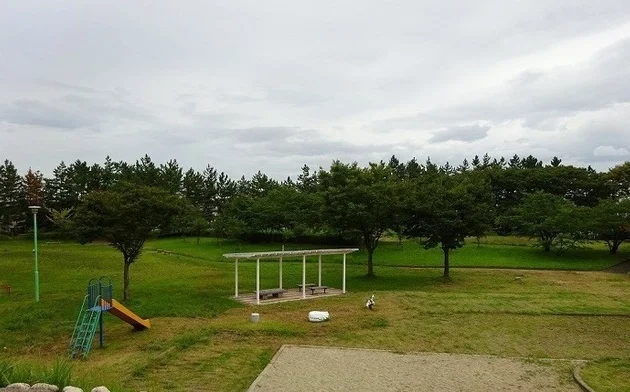津島屋公園まで10m