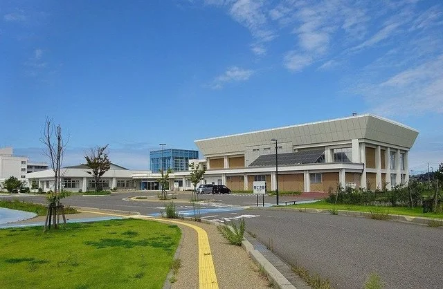 下山スポーツセンターまで400m