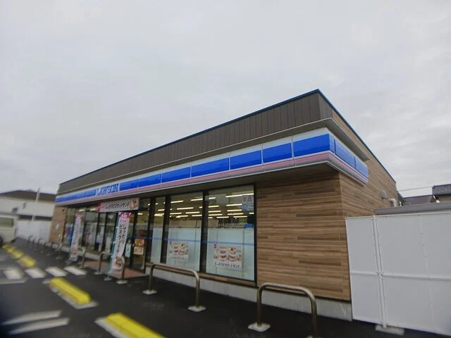 ローソン寺尾東三丁目店まで651m