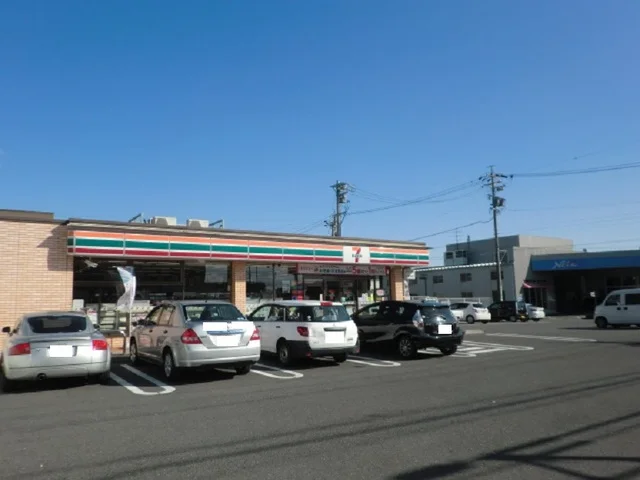 セブンイレブン桑名江場店まで850m