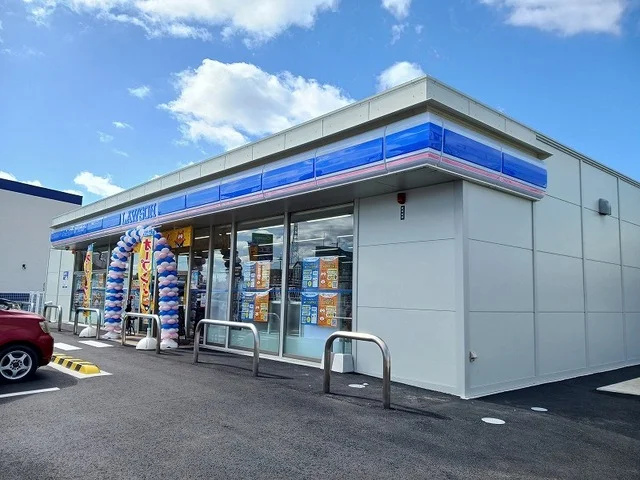 ローソン八日市東本町店様まで560m