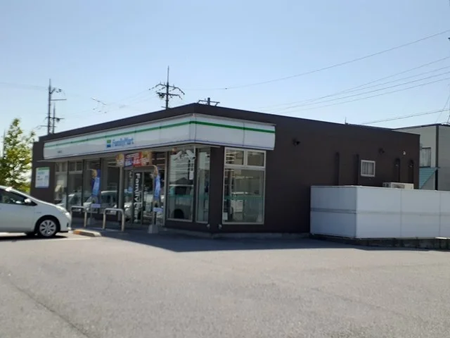 ファミリーマート彦根原町店様まで1600m
