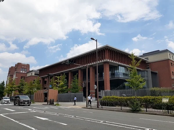 同志社大学まで1820m