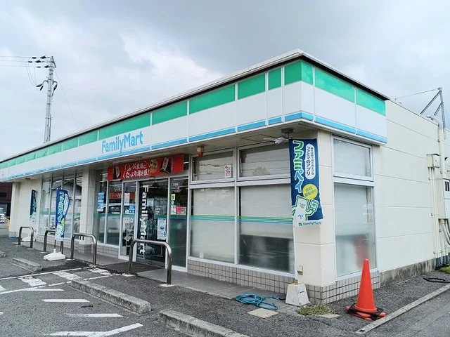 ファミリーマート様まで600m