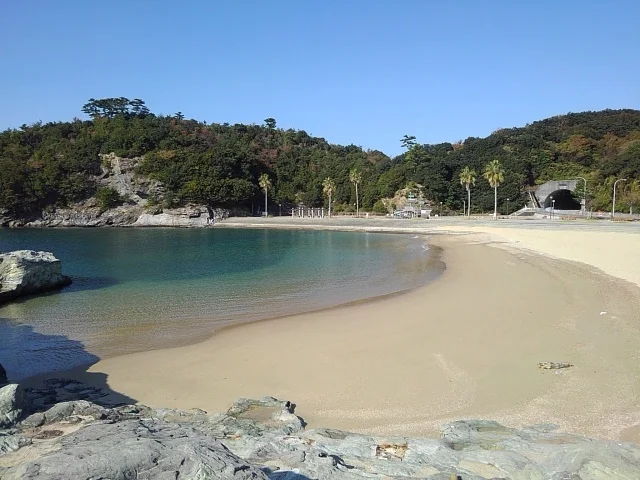 浪早ビーチまで2100m