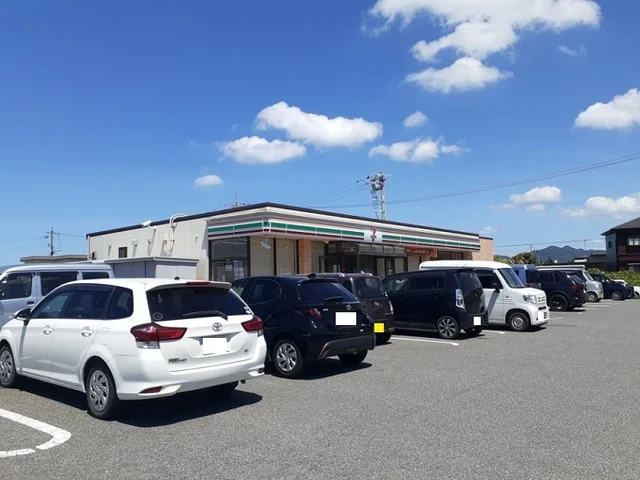 セブンイレブンまで1700m