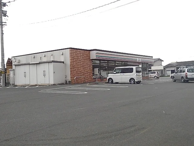 セブンイレブンまで650m