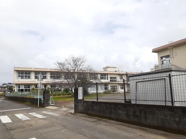 宮崎市立広瀬小学校まで600m