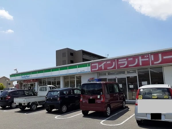 ファミリーマート羽若店まで1100m