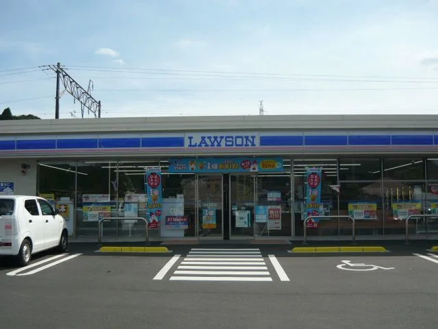 ローソン東市来駅前店まで400m