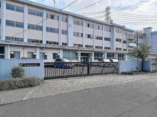 岐阜市立岩野田中学校まで50m