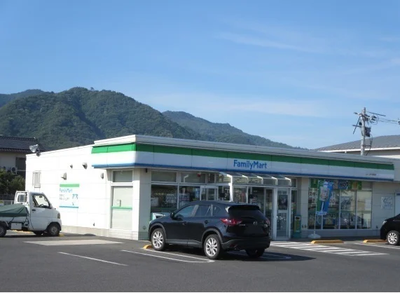 ファミリーマート出雲稲岡店まで850m