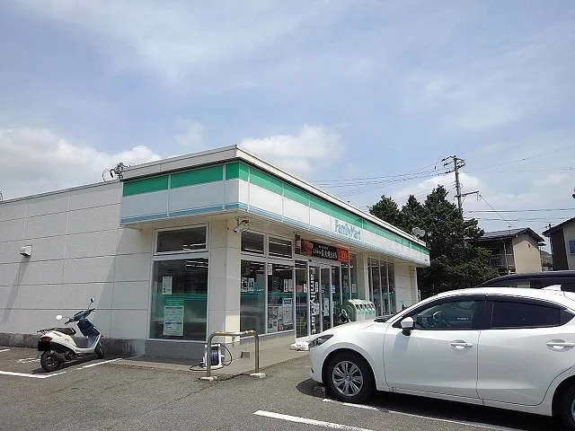 ファミリーマート三原中之町店まで800m