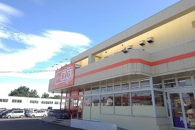 ザ・ビッグエクスプレス前田店まで850m