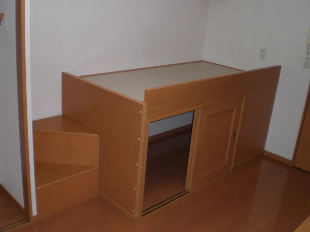 ベッド下収納