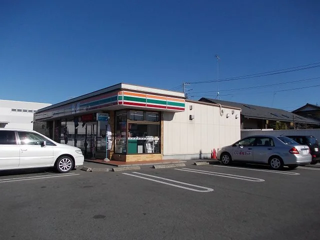 セブンイレブン鶴田中央店まで550m