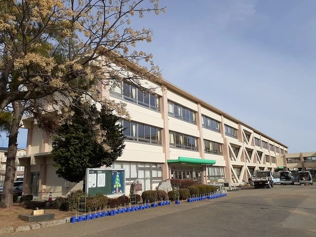 吉田小学校まで1110m