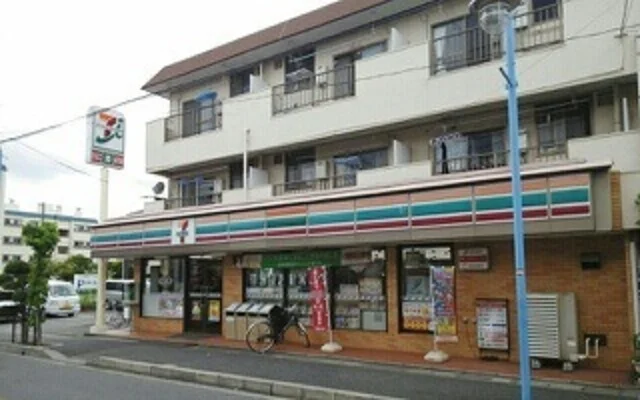 セブンイレブンまで120m