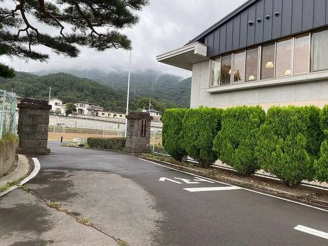 坂城町立南条小学校まで1700m