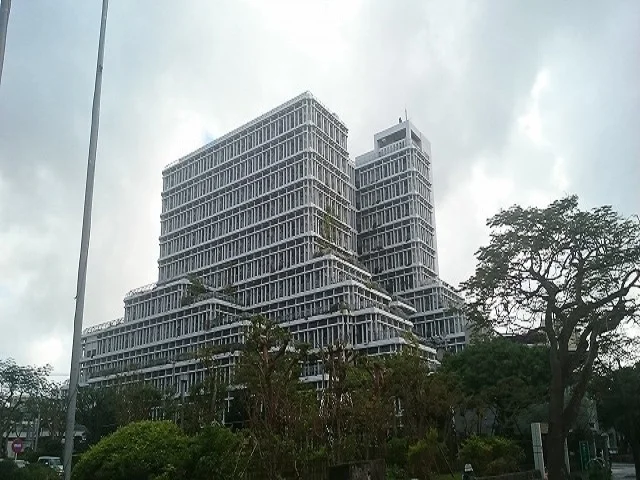 那覇市役所まで2300m