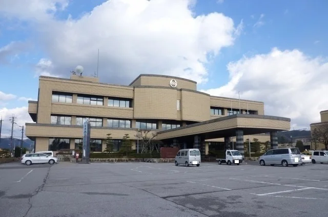 長浜市役所浅井支所まで350m