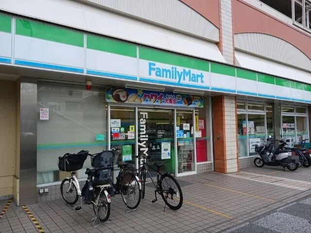 ファミリーマート 長岡京駅前店まで260m
