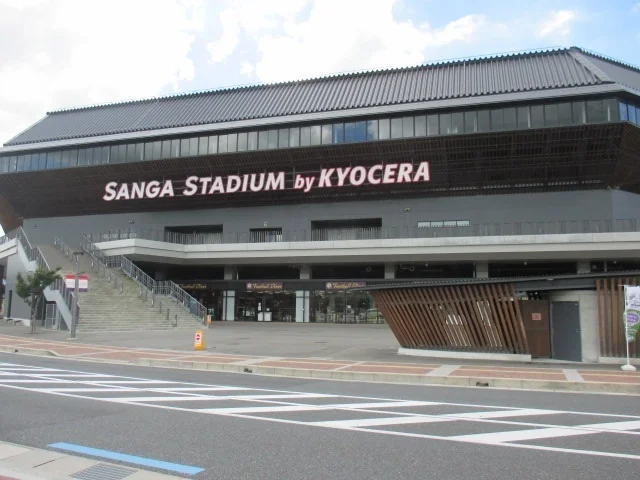 サンガスタジアムまで100m