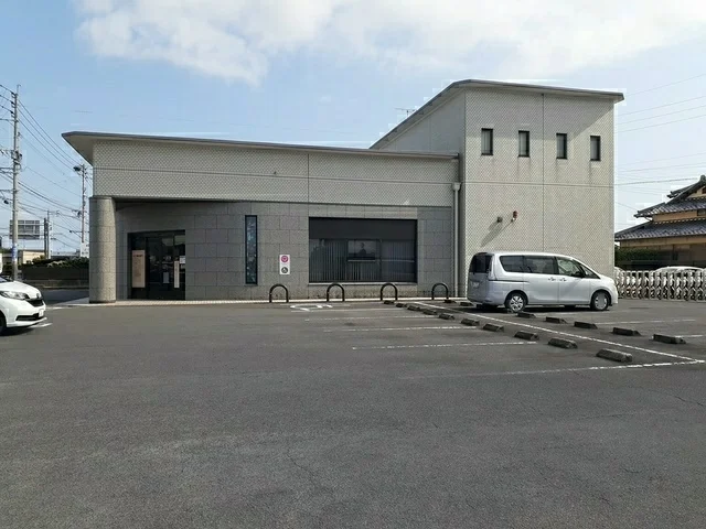 十八親和銀行竹松支店まで1098m