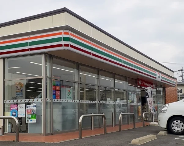 セブンイレブン新須屋駅前店まで500m