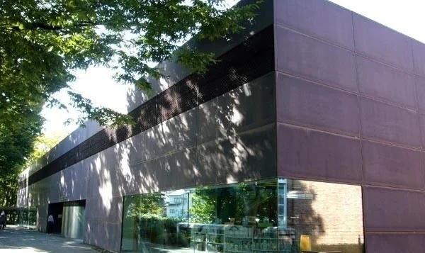 金沢市立泉野図書館まで1500m