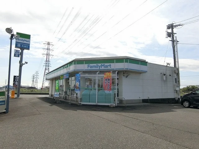 ファミリーマート 真正町店まで500m