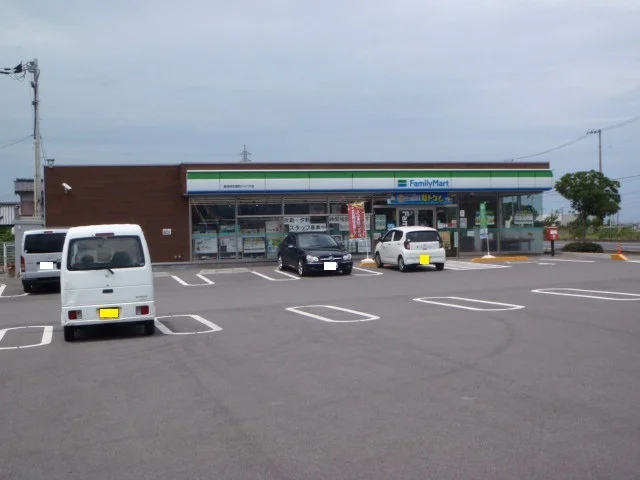 ファミマ善通寺生野町バイパス店まで450m