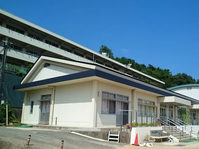 下津井西小学校まで1100m