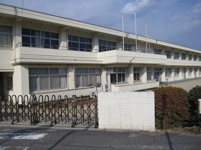 吉備小学校まで700m