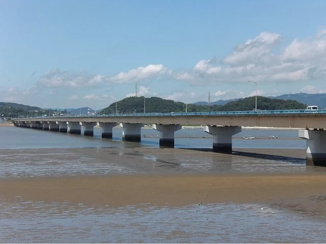 水玉ブリッジまで2100m